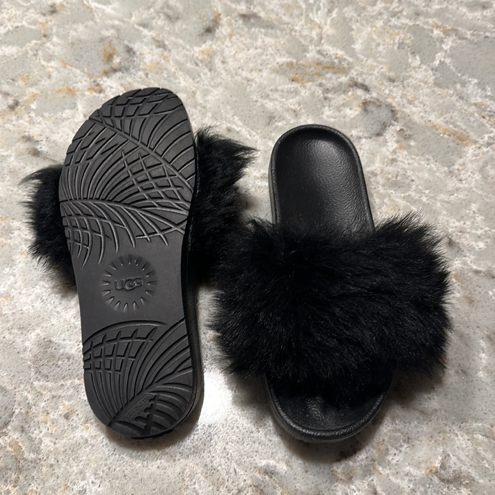 UGG slides - Picture 2 of 2